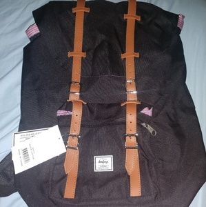 Benteng black backpack with charging port